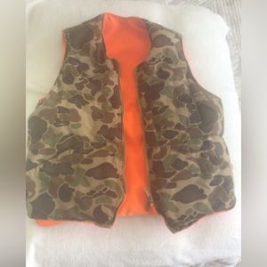 Reversible hunting vest